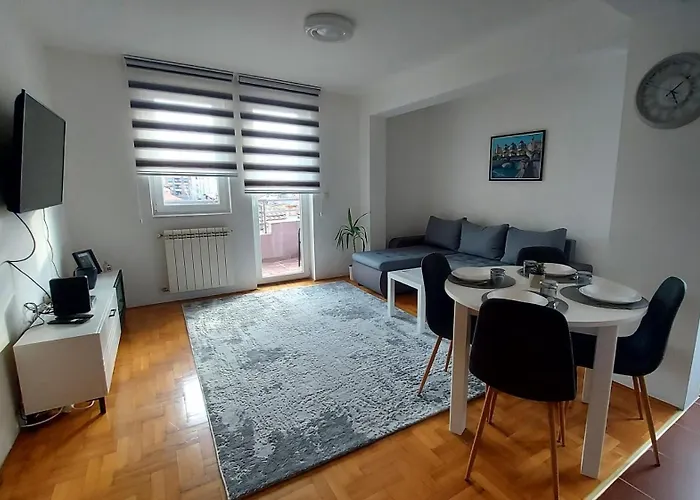 דירה Ady נובי פאזאר